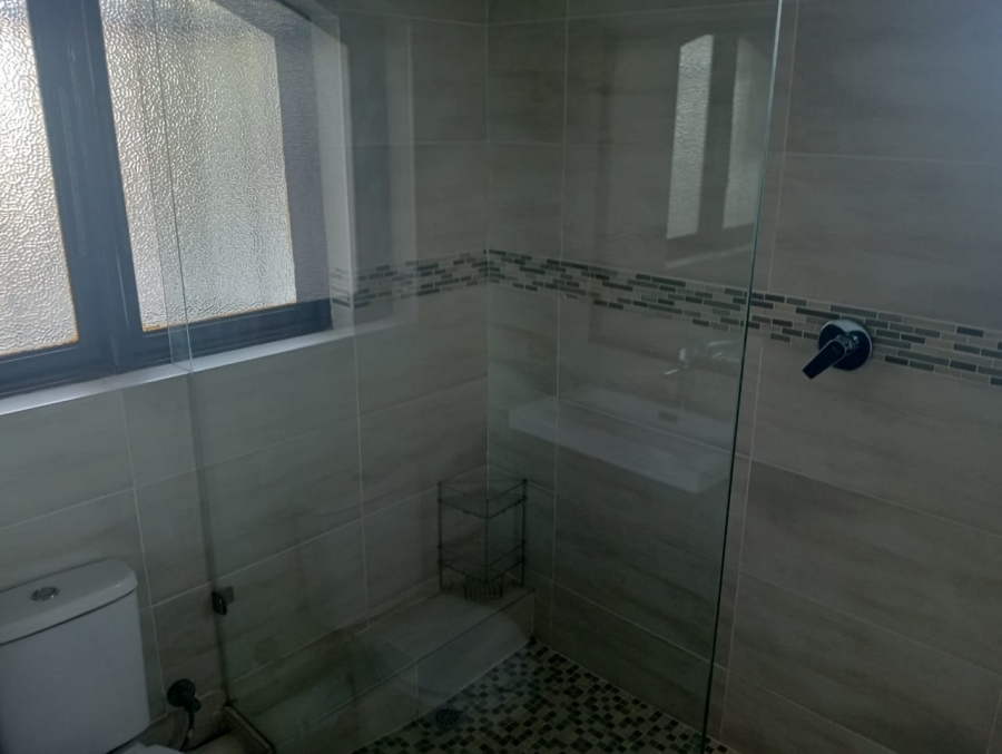 5 Bedroom Property for Sale in Paradise Beach Eastern Cape